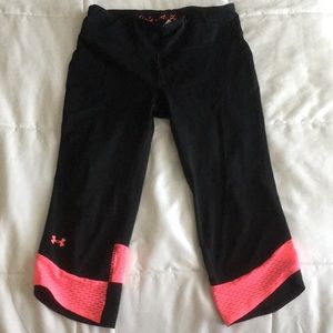 Breast cancer Awareness Yoga Pants- Capri 💗